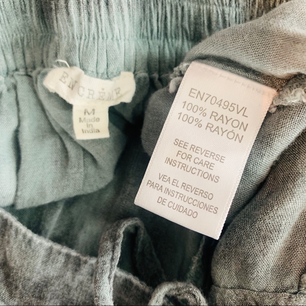 En Creme / Gray Green Stone Washed Shorts - Picture 5 of 7